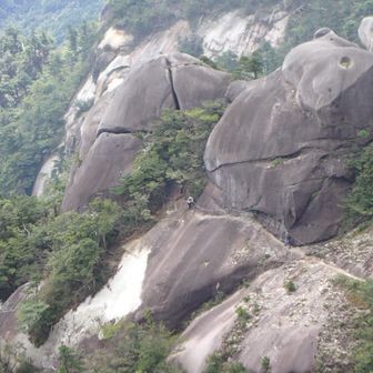 象岩トラバース