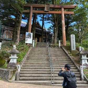 遥拝殿は工事中。中には入れます。🙏