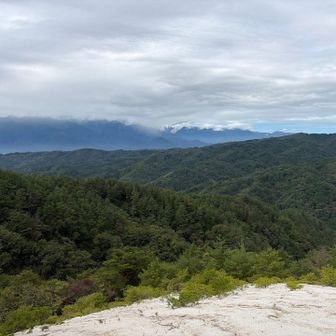 白山展望台に到着
残念ながら甲斐駒の山頂は見えない