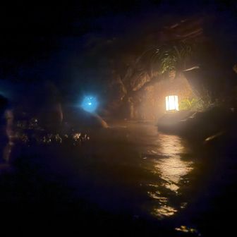 行燈をもって雨の中
露天風呂へ

私達4人の貸し切り♨️

喋りながら熱湯⇆ぬる湯をくりかえし
　1時間半も浸かってたってゆー🤭


