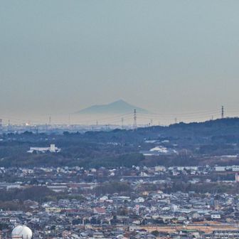 筑波山、この前四阿山からも見ていた