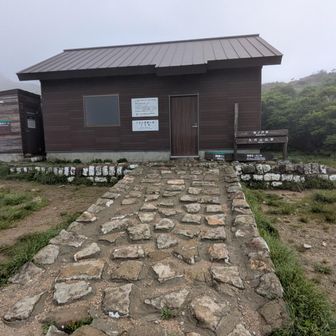 綺麗な避難小屋
