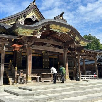 弥彦神社は、出雲神社と同じ二礼四拍手です👏👏👏👏