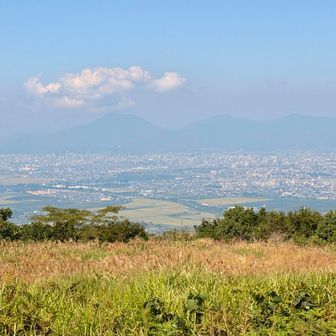山頂からの金峰山
