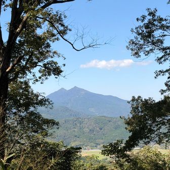 黒文字平からの筑波山は今日もきれいです