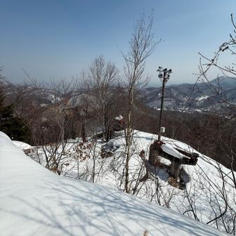 廃墟と化したリフト。