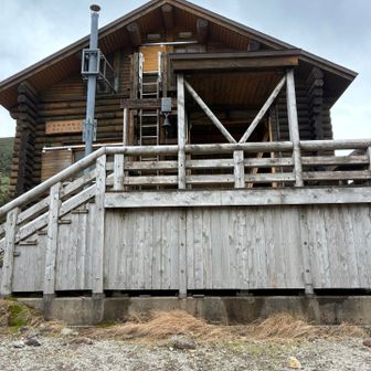 宮様ルートは藪化してるの知ってるので避難小屋へ戻る