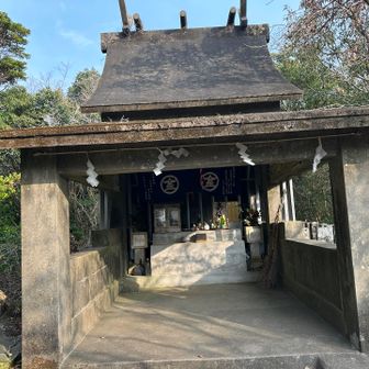 山の上に立派な神社⛩️
