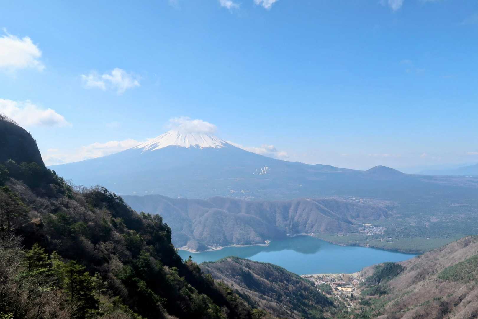 大石峠入口バス停-淵坂峠-毛無山-十二ヶ岳-金山-節刀ヶ岳 周回コースの写真