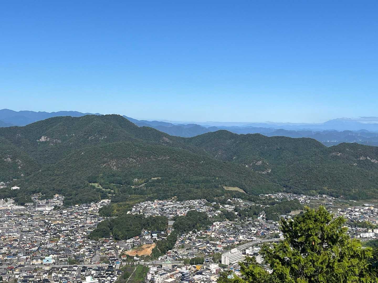 馬の背クリアして、あの展望台？
さっきはあっちにいた👋
