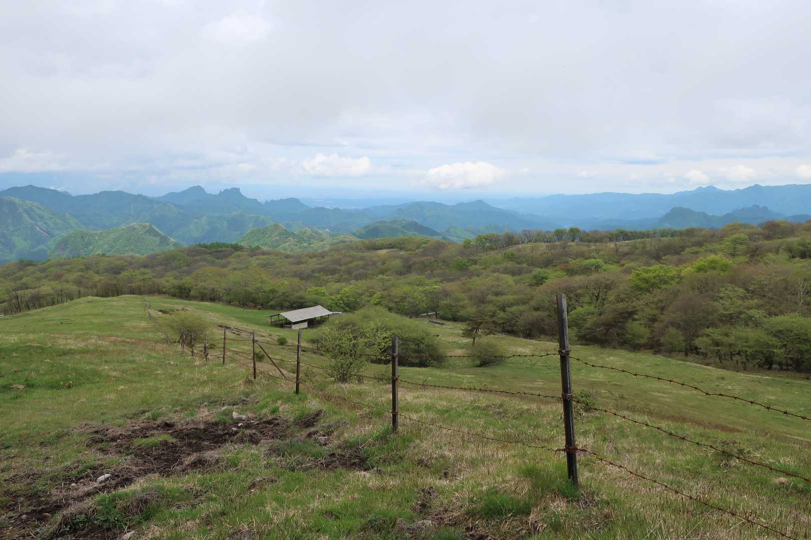 妙義山、関東平野方向を見る