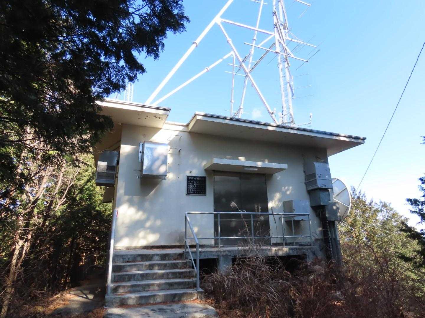 テレビ局の中継局なのかな？