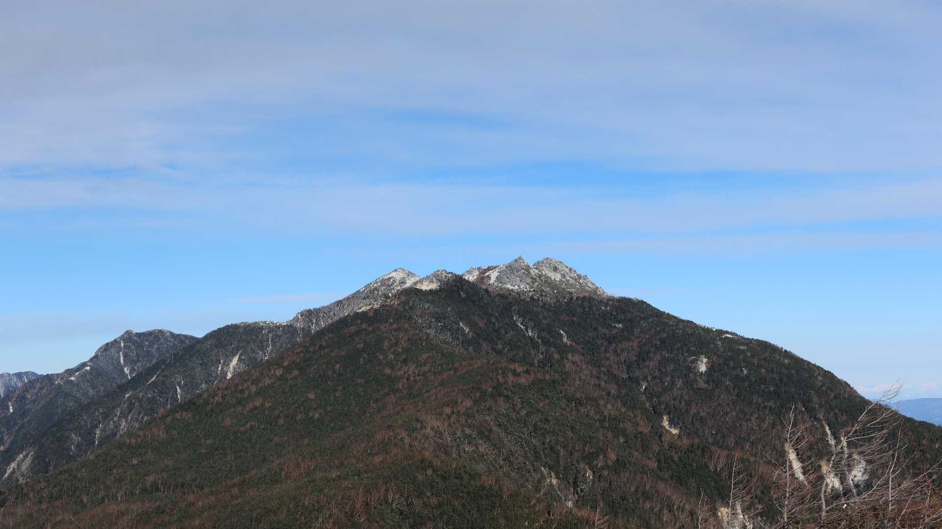 鳳凰三山には雪が少ないですね