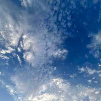 宇宙の碧さが気持ちいいです