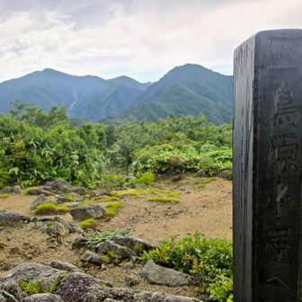 雷雨の中、鳥原山まで
なんとか雨上がり
こちらは所々道幅狭しだけど、
整備ちゃんとしてくれてます