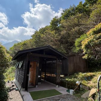 アセビ小屋のトイレが建て替えられてました😊とても綺麗な水洗トイレ🚽