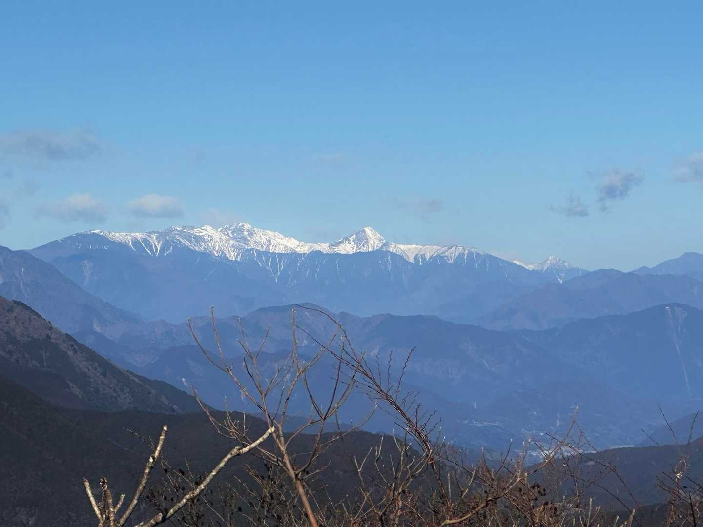 わー南アルプスがいい！
北岳を正面に