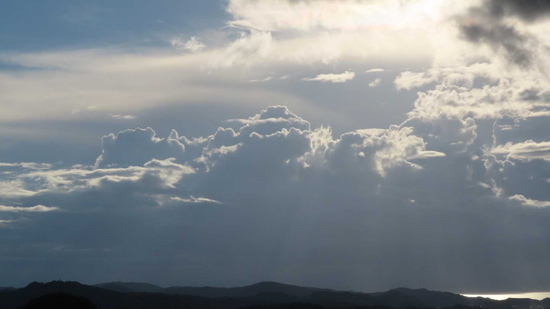 雲の光が美しい。
ここも眺めが良いです。