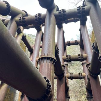 六甲山・長峰山・摩耶山 下を潜ります。
見応えあり