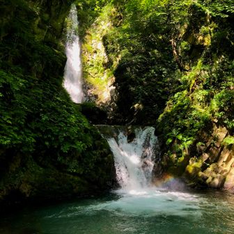 🌈滝が2段、総落差42m！水量と音に圧倒される💦