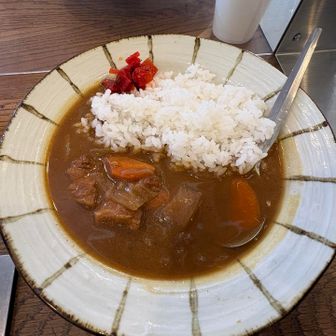 で、またまたカレー🍛
行きと同じ💦お米が食べたくて…
美味しいです😋