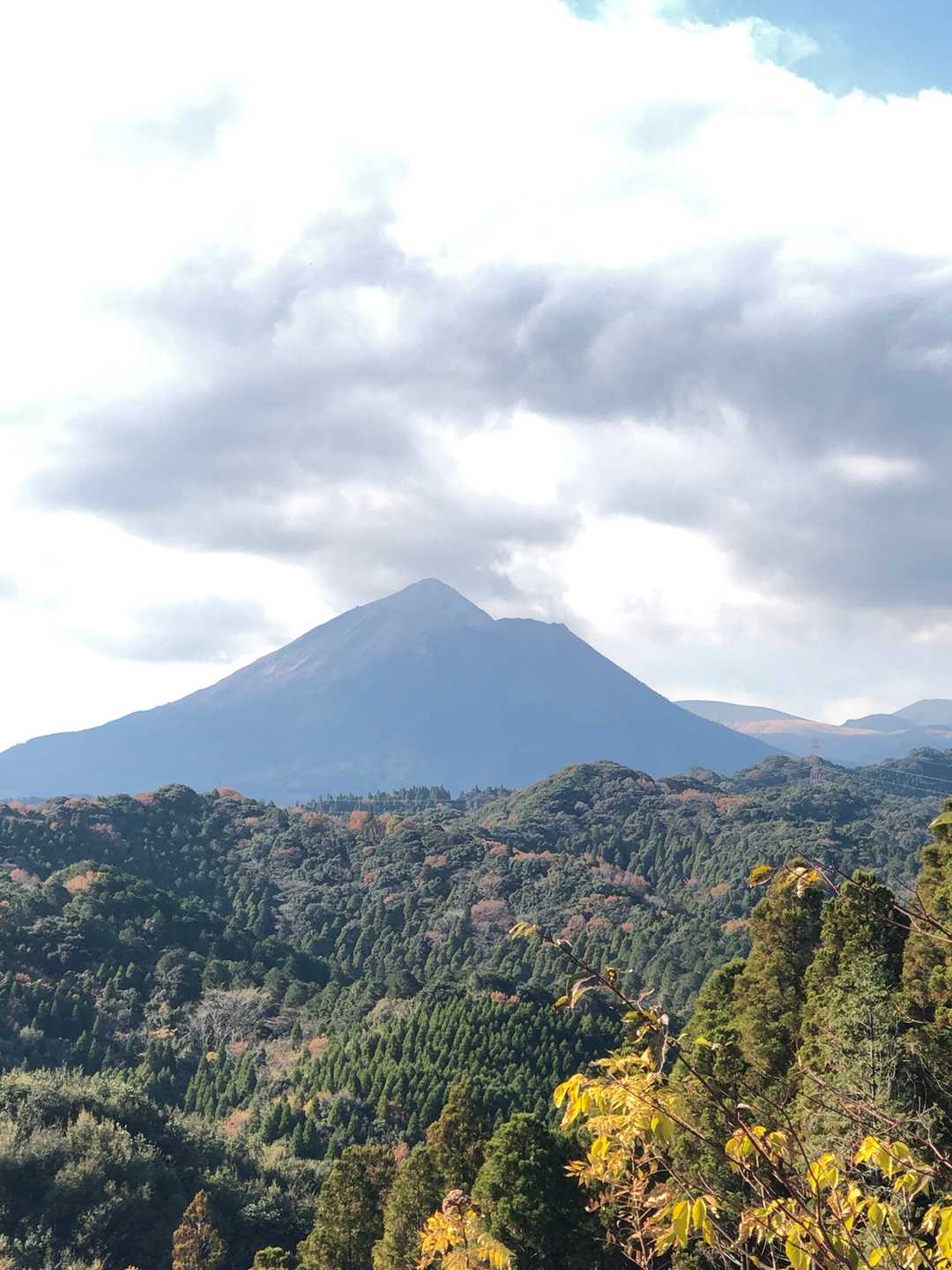 横からの高千穂の峰⛰