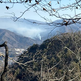 まだ全然煙が勢いある…