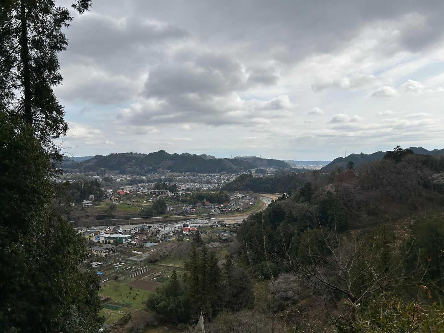 そのあとロード部分は自分なりに全速力で走り
じゃり道の上りは早足で登る
いつもの写真スポット