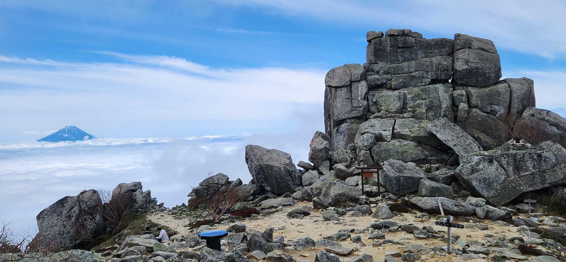 雲海に浮かぶ富士山🗻 in金峰山&国師ヶ岳 / ミッキー❅*॰ॱの登山