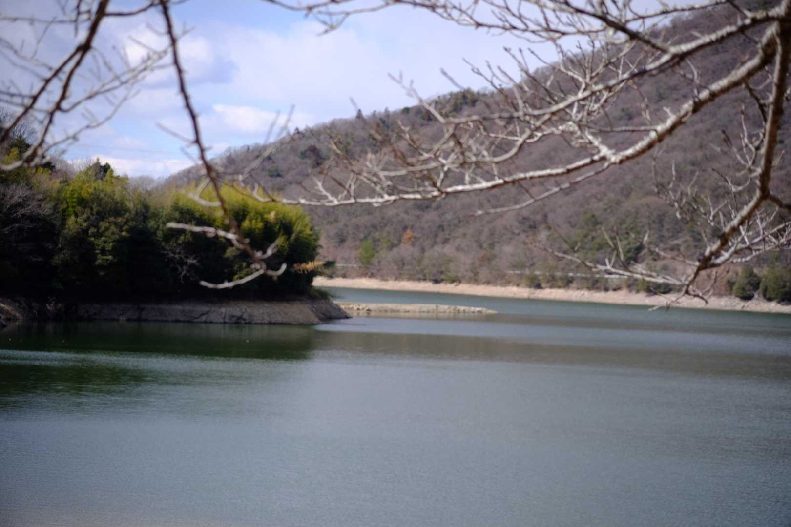 衝原湖。