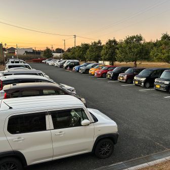 朝6:30のウォーキングセンターの駐車場の様子。6:00で6割程、6:30でほぼ満車。みんな早いです。