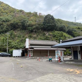 極楽茶屋オープン2分前🍜🍢

おつファルト