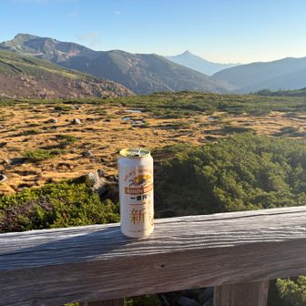 雲の平山荘に戻ってきてひと段落
ここからは笠ヶ岳がやたら大きく見える

山荘は非常に綺麗でホスピタリティが高く、夕食後のトークイベントなどもあり、快適に過ごす事ができた。次はゆっくり滞在したい。