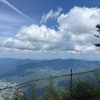山肌に雲の影。
美しい❗️