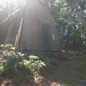 避難小屋🏡