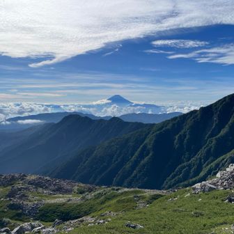 稜線に出たら🙌🏻富士山ビュー
今日富士山にいる人最高だね！