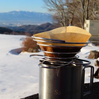 
山頂コーヒーできなかったので、
キャンプ場でまったり☕
今日は本当にポカポカです☀
