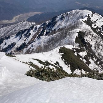 尾根を通って帰ります。