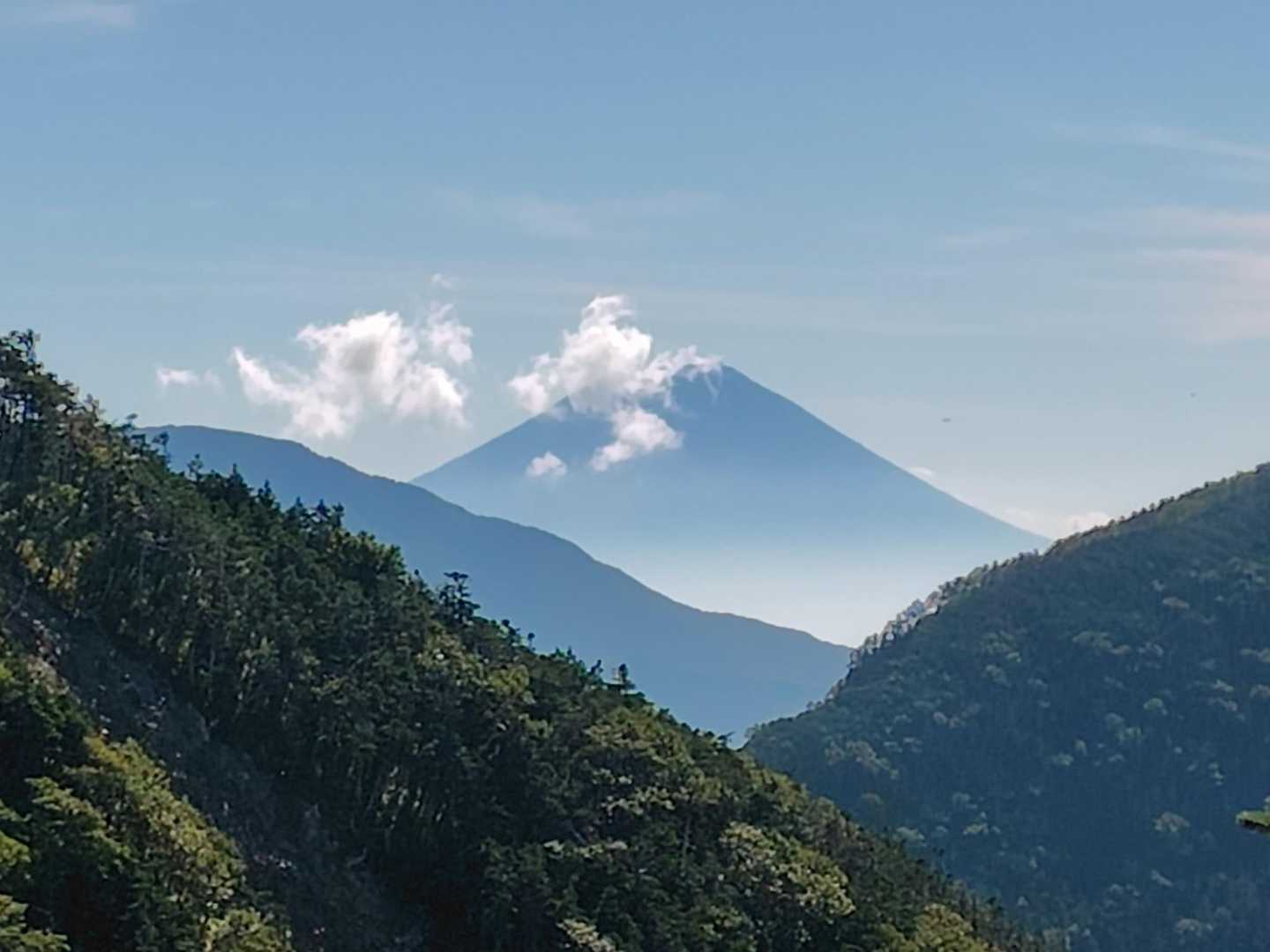 富士山🗻
撮れる時に撮っておかないと、直ぐに雲隠れする。