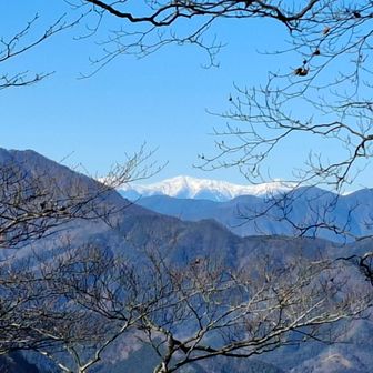 畦ヶ丸山頂からの景色。南アルプスが見えました。