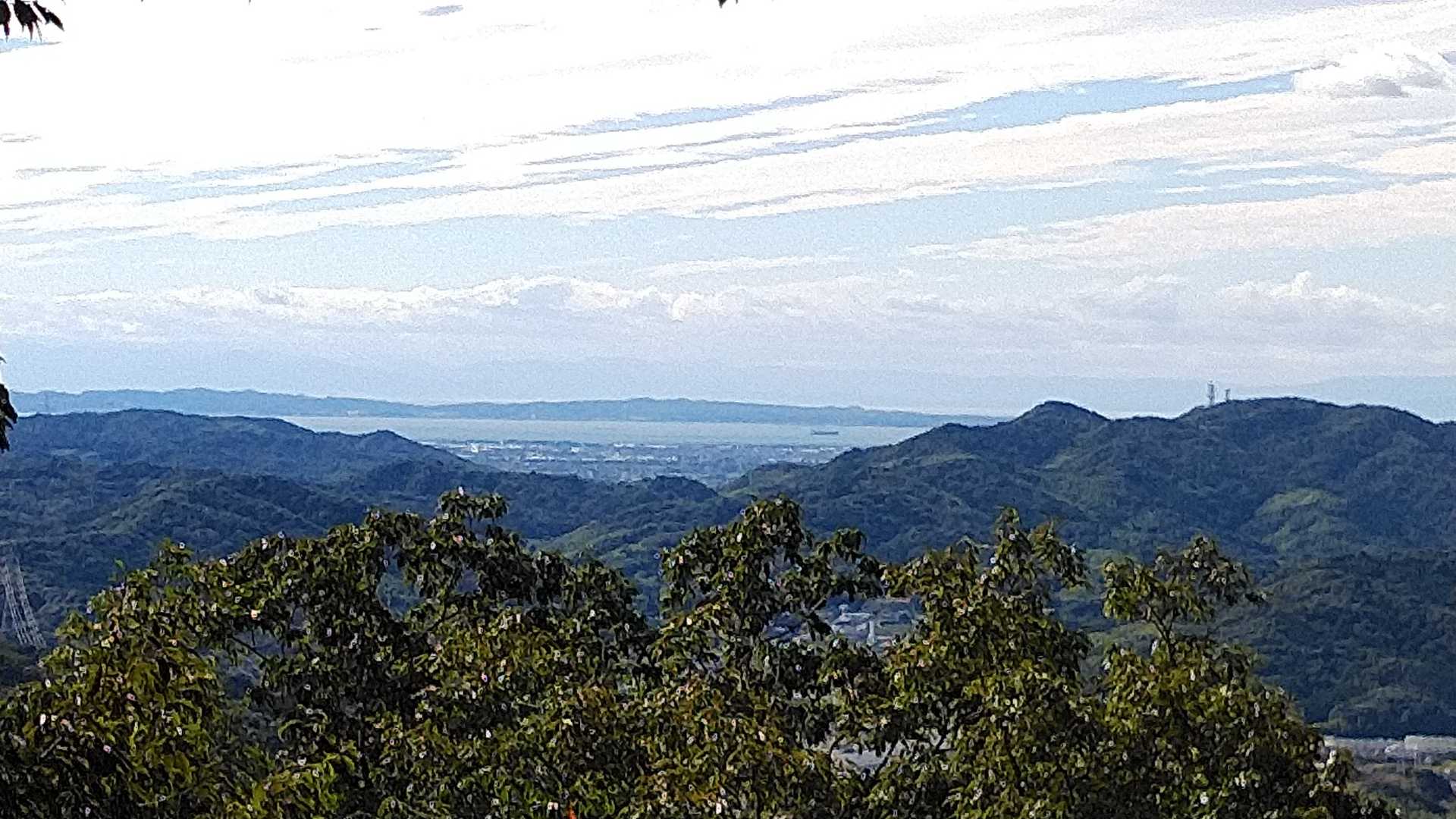 知多半島の向こうに伊勢湾も😳