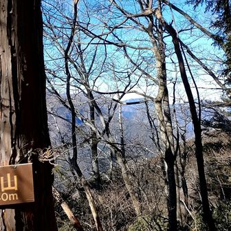 筑摩山到着
本仁田まで行こうと思ったが
今日はゴンザスで下山