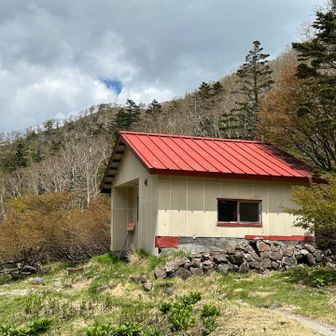 五色沼避難小屋