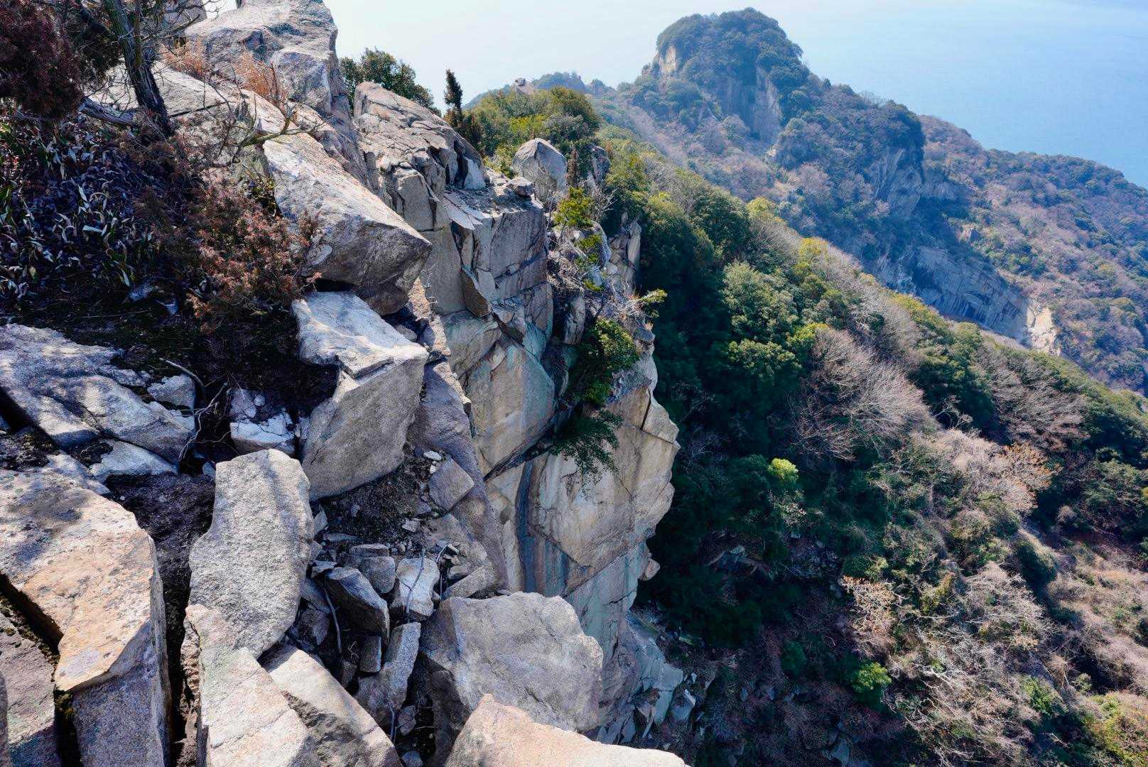岩場の絶景と