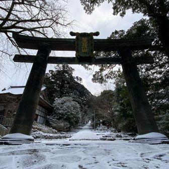 銅の鳥居からスタート！