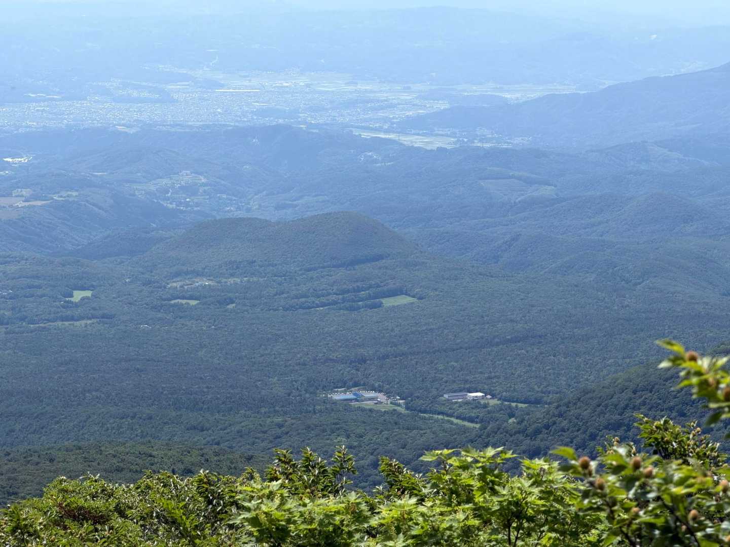 眼下にスタート地点の白石スキー場管理棟が見えます🔭