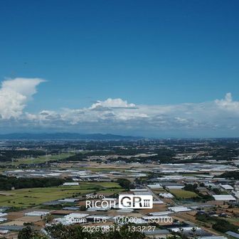 残念ながら富士山は見えず。