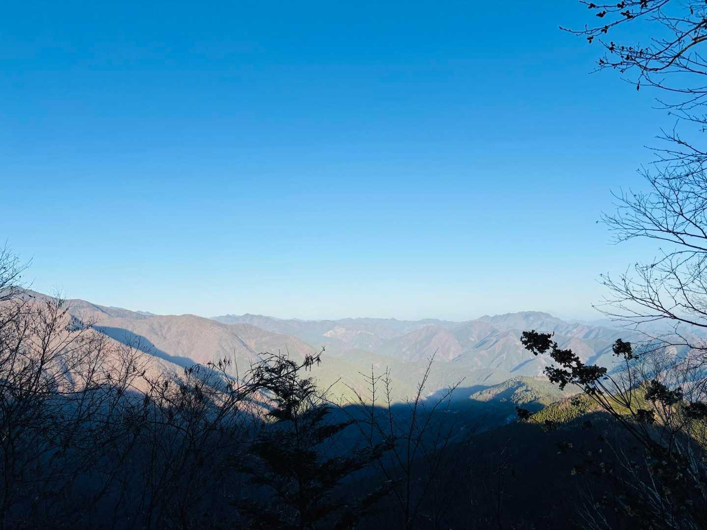 ギザギザの両神山