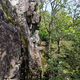 往路、屏風岩から獅子岩へ。
獅子岩の取付き部。