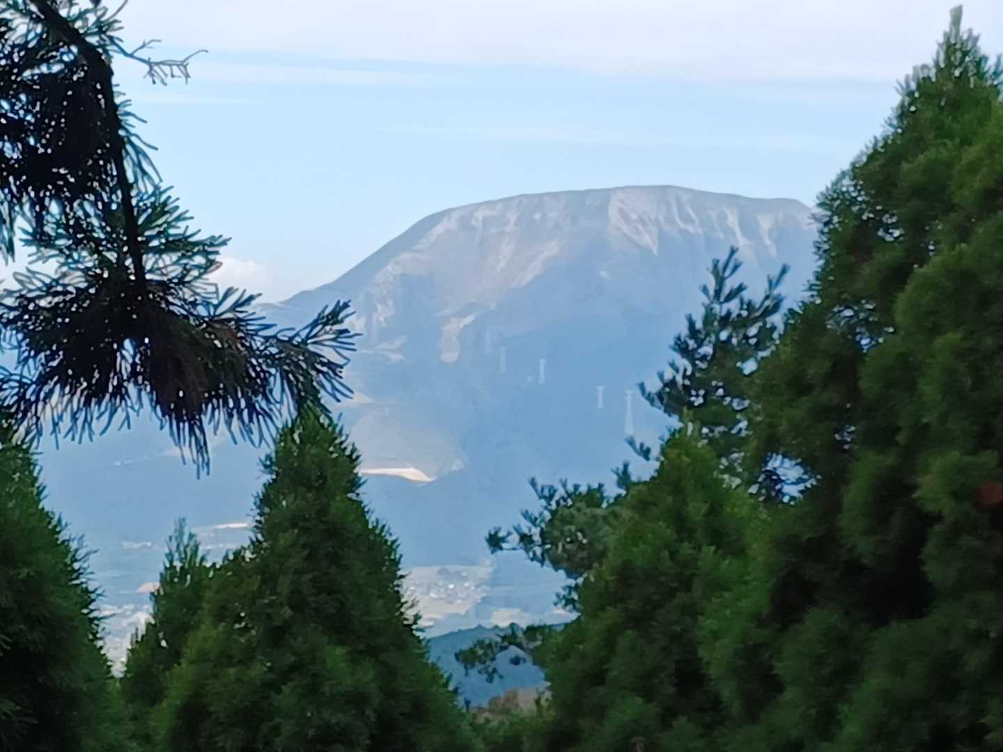 この道は伊吹山見るのに最適ですね